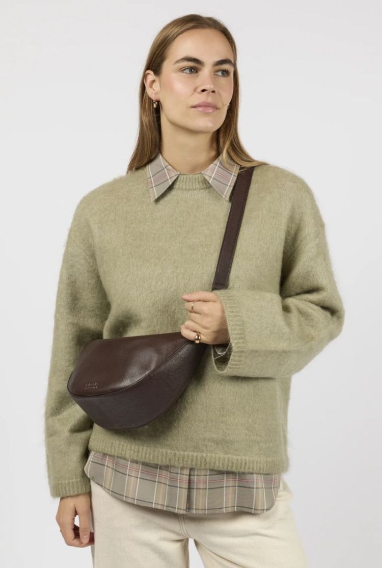 Leo soft grain leather chocolate