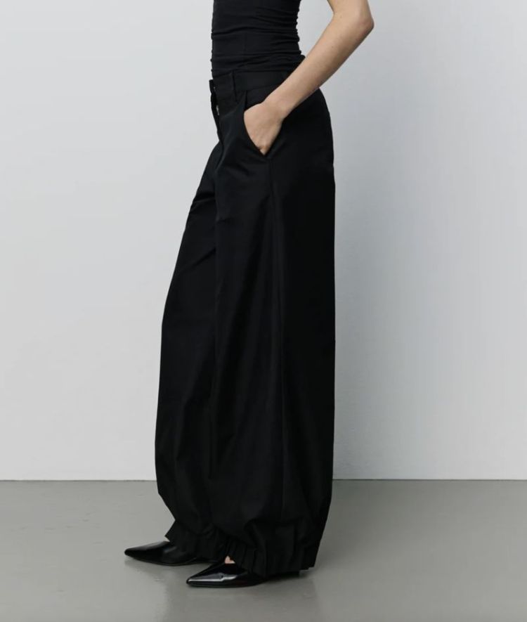 Louanasw pleated hem trousers Black