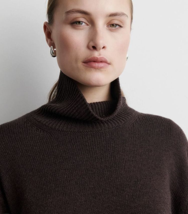 Alpha knit T-neck Dark brown mela