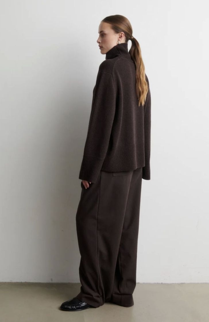Alpha knit T-neck Dark brown mela
