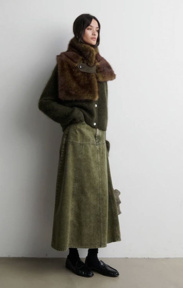 Agola Collar Black olive