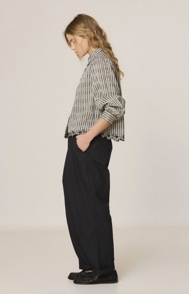 Contrast embroidery shirt Black