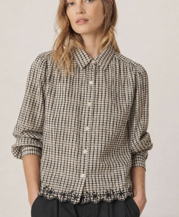 Contrast embroidery shirt Black
