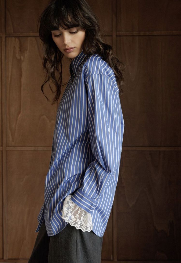 Classic shirt with lace cuffs Blue