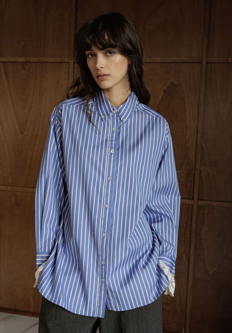 Classic shirt with lace cuffs Blue