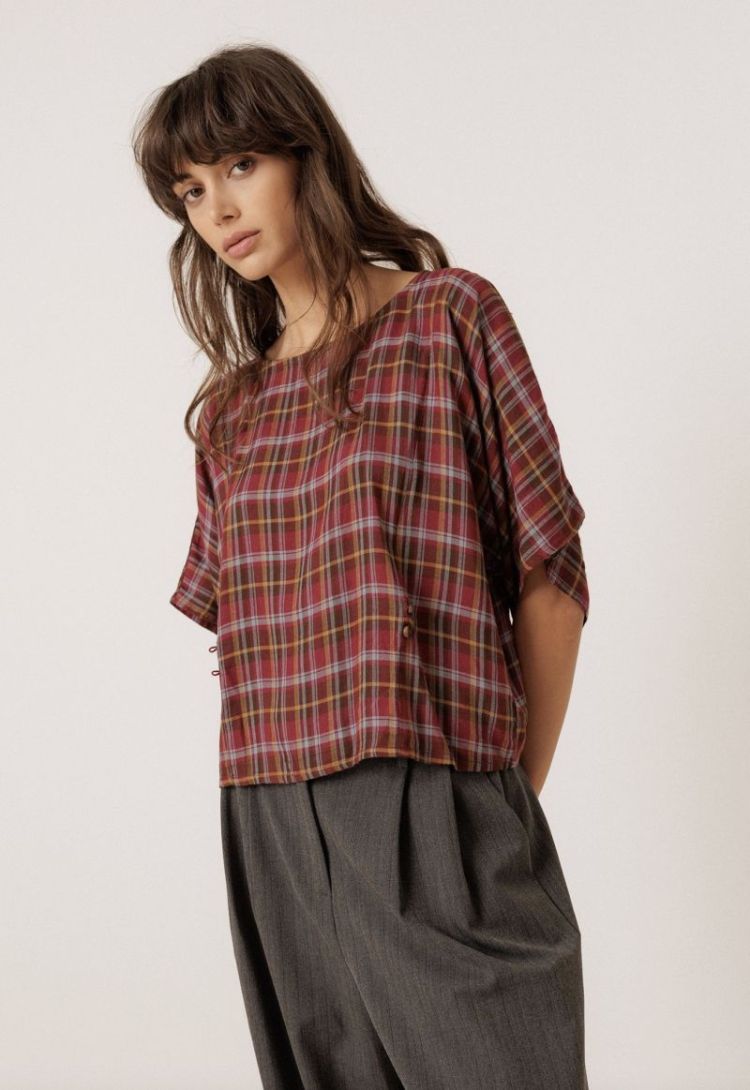 Short multicolor checkered blo Bordeaux