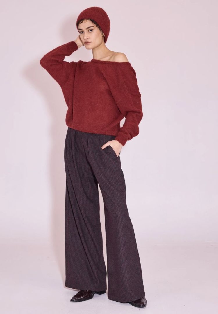 Egbert Bright red stri