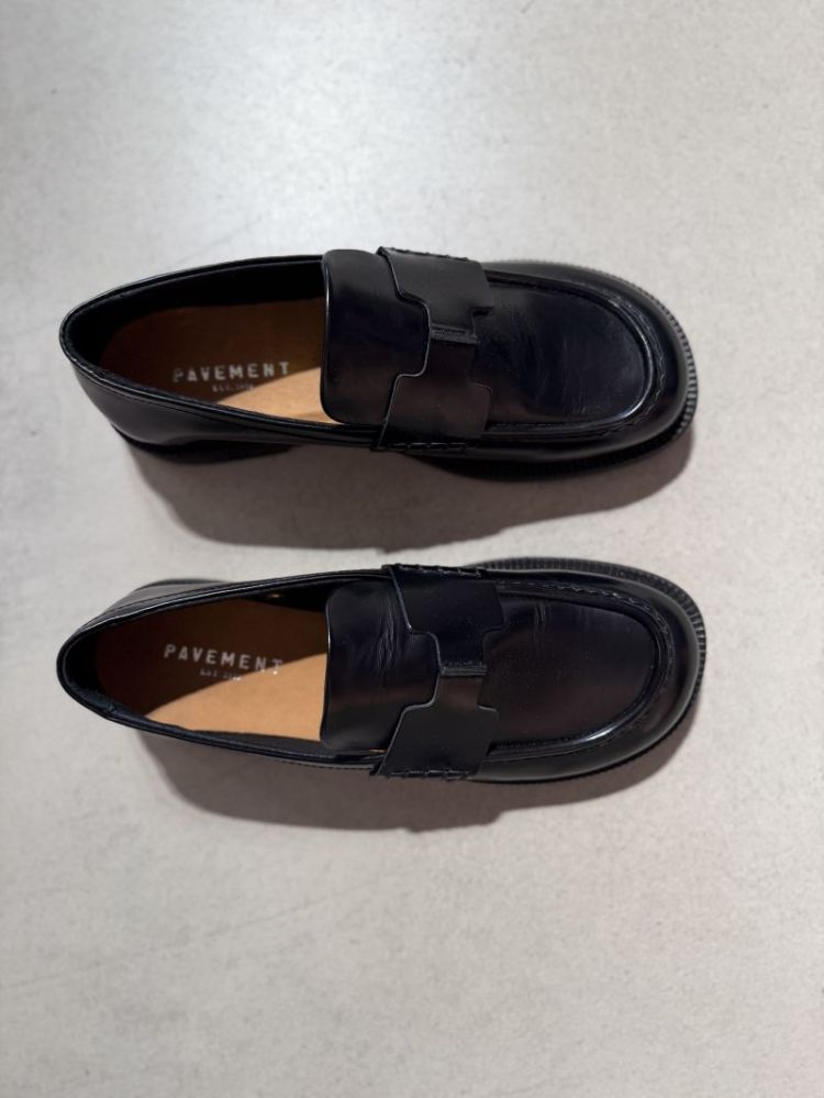 PA Lilja Black Polido