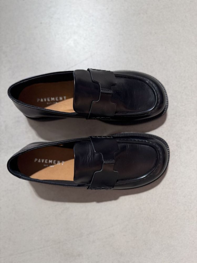 PA Lilja Black Polido