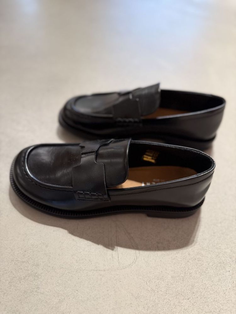 PA Lilja Black Polido