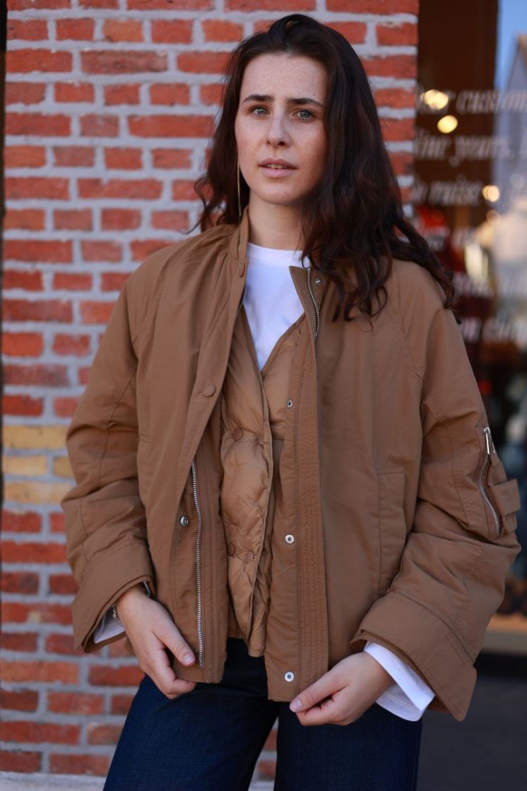 WBLGRAPPY BOMBER DARK CAMel