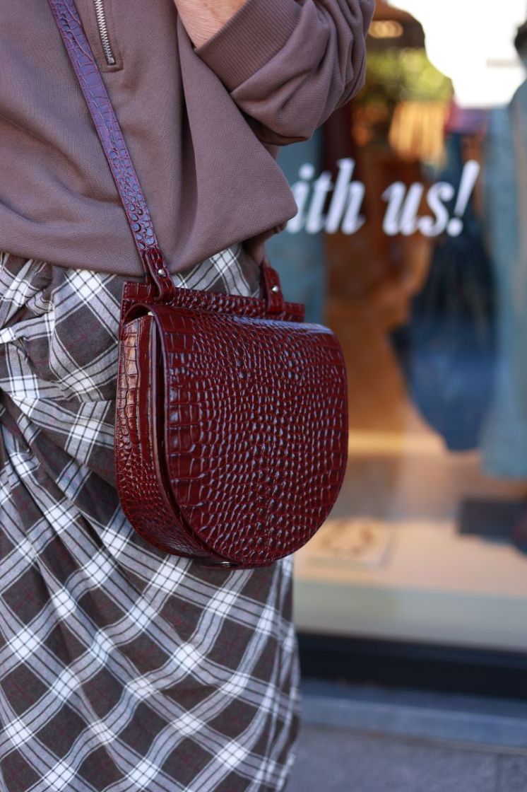 Single saddle Wine Croco
